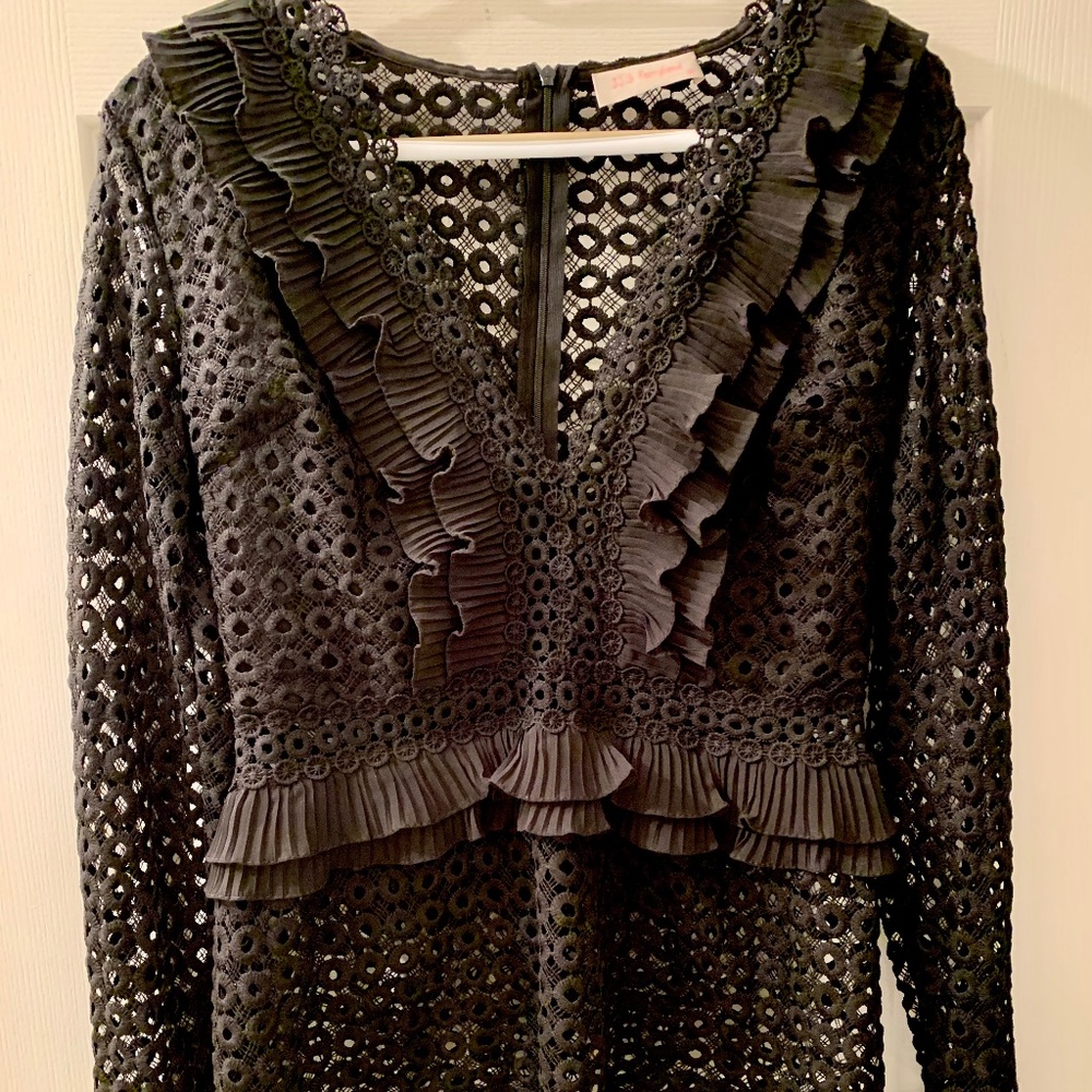 Blouse used once and in fantastic condition